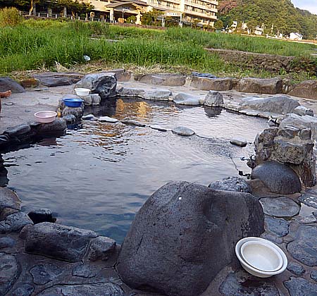 河原風呂（鳥取三朝温泉）無料混浴露天風呂