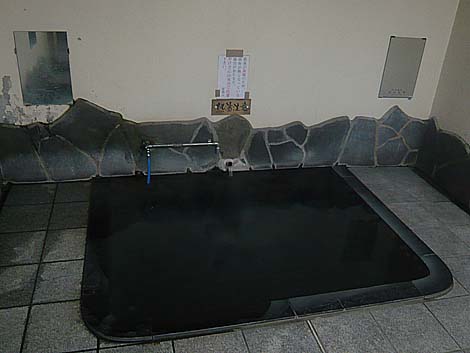 野沢温泉共同浴場 麻釜の湯（長野）